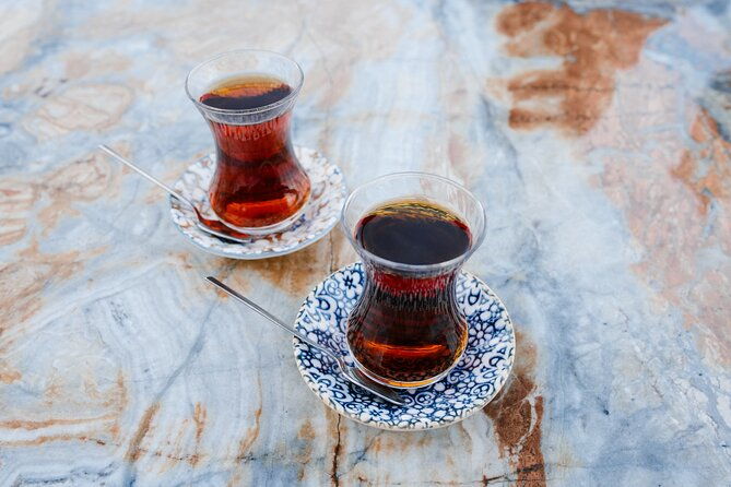 istanbul-hagia-sophia-blue-mosque-grand-bazaar-walk-tour