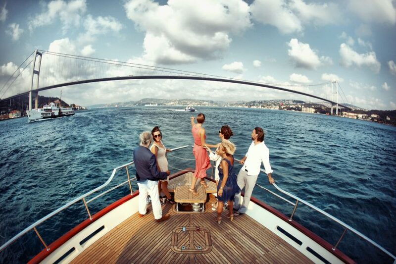 istanbul-half-day-cruise-and-cable-car-to-pierre-loti-hill