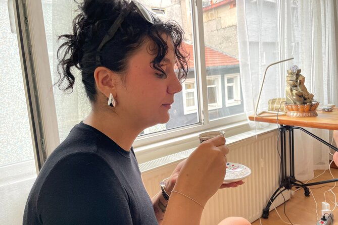 istanbul-home-style-turkish-coffee-making-and-fortune-telling