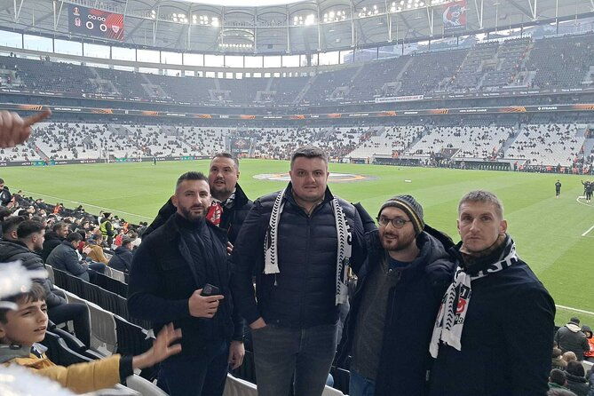 istanbul-live-a-football-game-and-turkish-passion-like-a-local