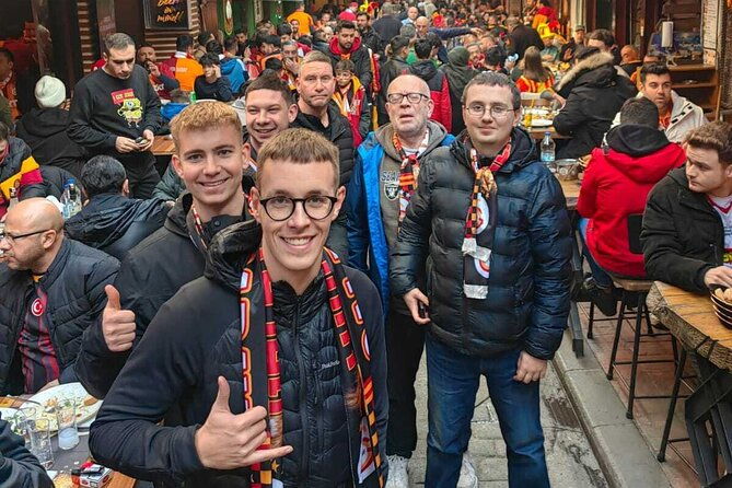 istanbul-live-a-football-game-and-turkish-passion-like-a-local