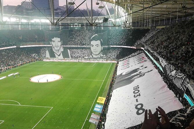 istanbul-live-a-football-game-and-turkish-passion-like-a-local