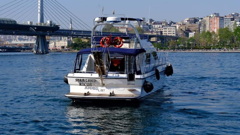 Istanbul: Luxury Yacht on Bosphorus - Key Points