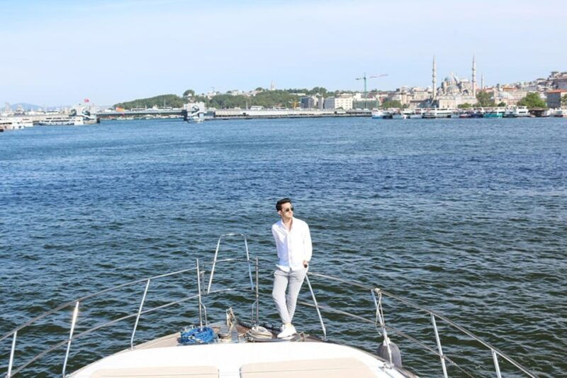 istanbul-luxury-yacht-tour-at-sunset-w-snacks