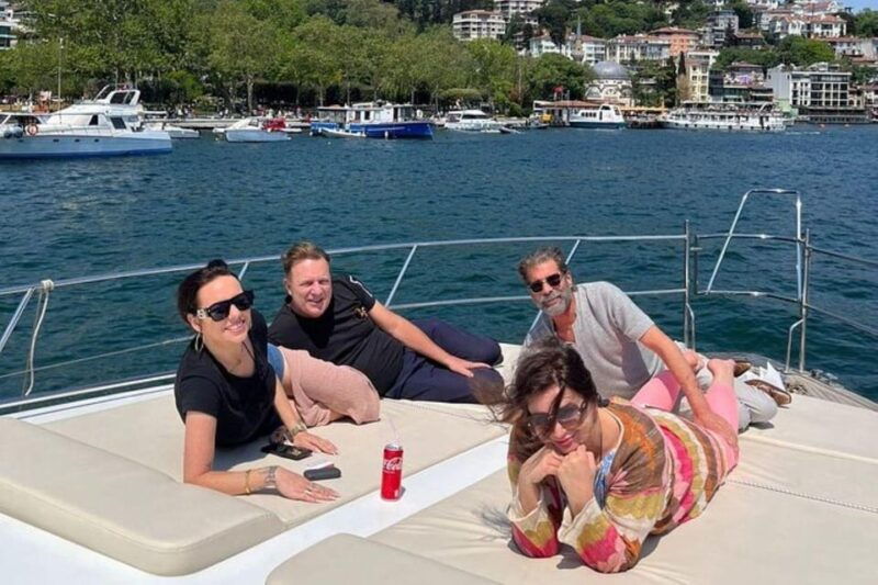 istanbul-luxury-yacht-tour-at-sunset-w-snacks