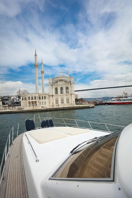 istanbul-luxury-yacht-tour-at-sunset-w-snacks