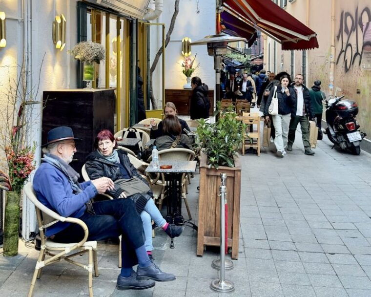 istanbul-modern-city-taksim-to-galata-with-secret-passages