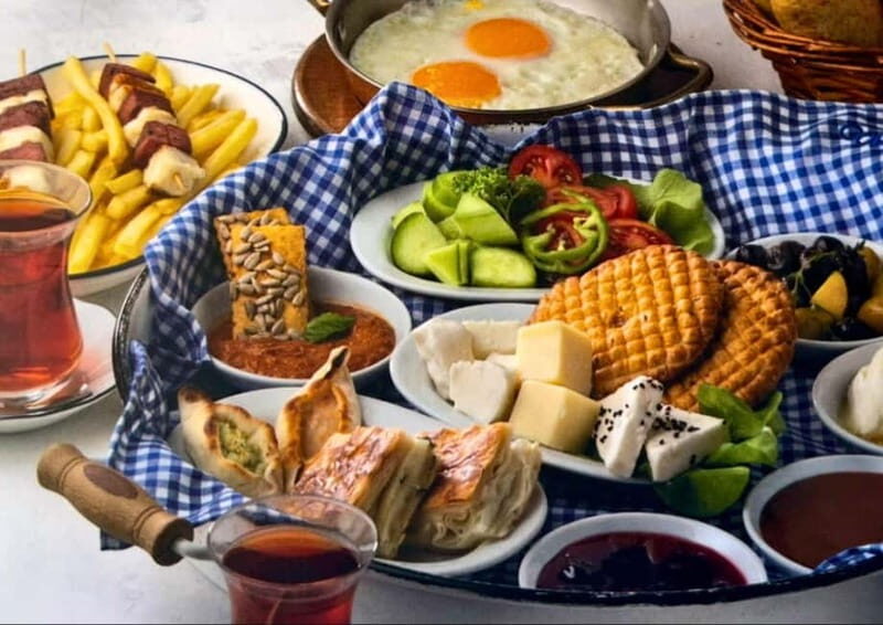 Istanbul: Morning Bosphorus Yacht Cruise w/Turkish Breakfast - Practicalities and Value