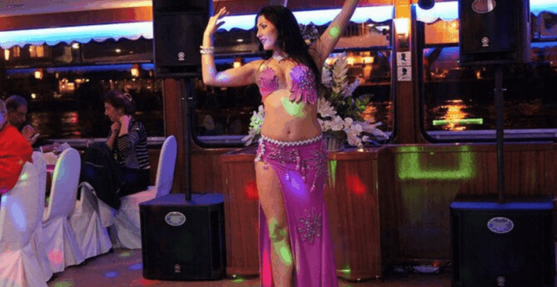 istanbul-new-years-eve-bosphorus-dinner-cruise-party-2025