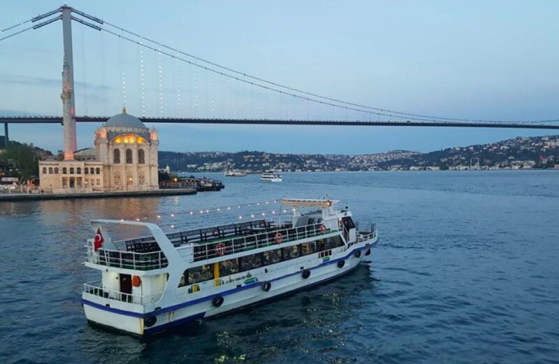 istanbul-old-town-highlights-tour-bosphorus-cruise