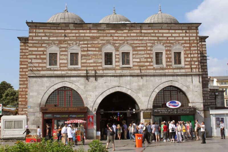 istanbul-old-town-highlights-tour-bosphorus-cruise