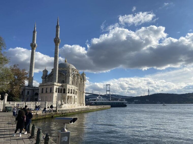 istanbul-old-town-highlights-tour-bosphorus-cruise