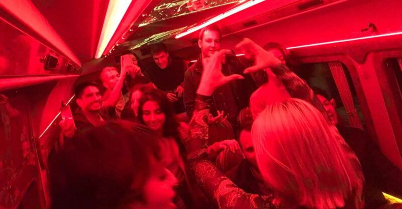 istanbul-party-pub-crawl-with-party-bus