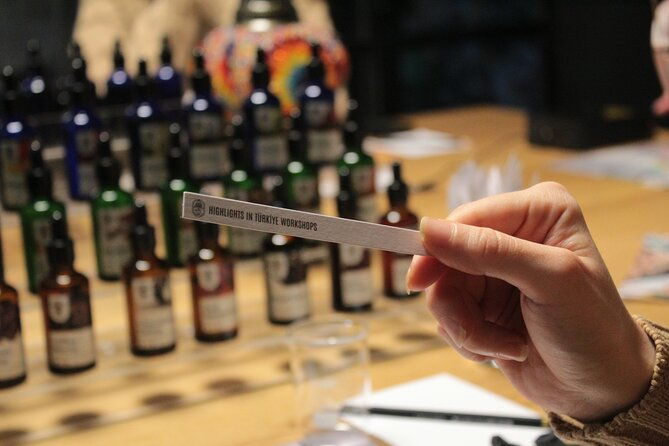 istanbul-perfume-workshop-with-a-professional