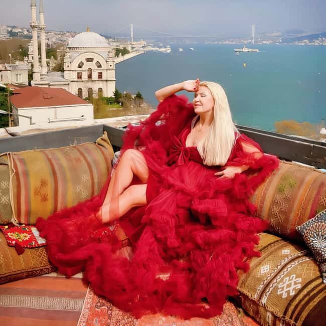 Istanbul: Photo Tour & Flying Dress Photographer - Key Points