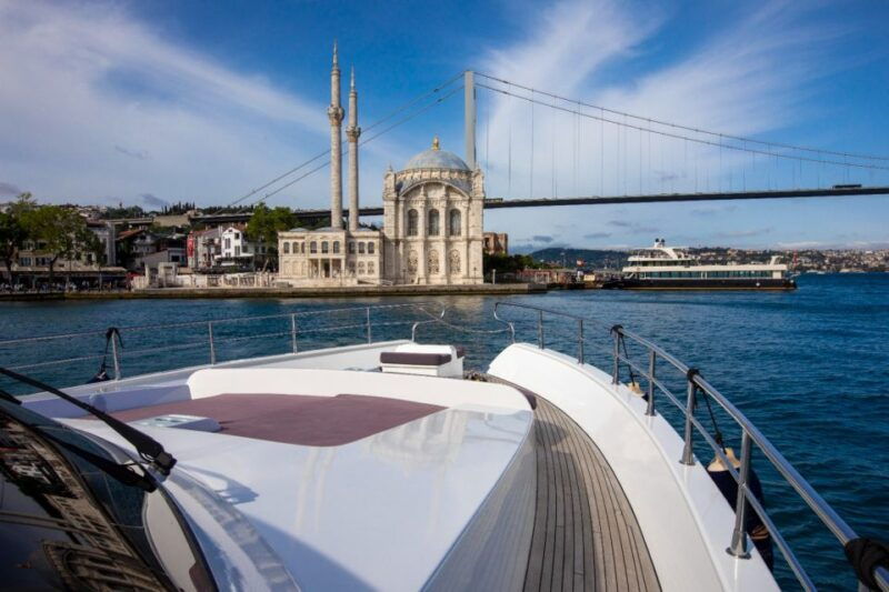 istanbul-private-bosphorus-cruise-on-a-luxurious-yacht