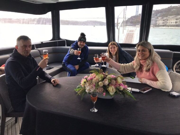 istanbul-private-bosphorus-cruise-on-a-luxurious-yacht