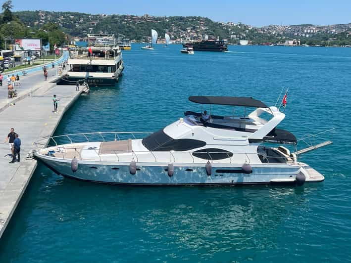 istanbul-private-bosphorus-strait-sightseeing-yacht-cruise