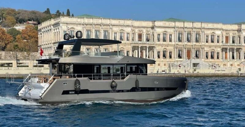 istanbul-private-bosphorus-tour-on-catamaran