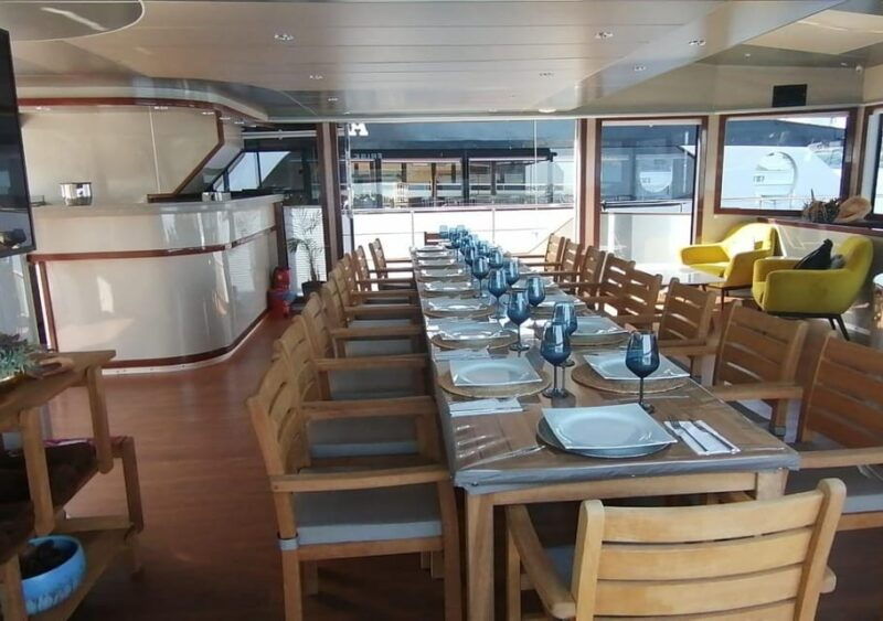 istanbul-private-bosphorus-tour-on-catamaran
