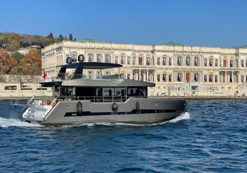 istanbul-private-bosphorus-tour-on-catamaran