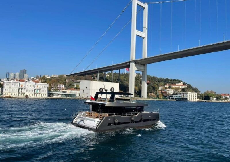 istanbul-private-bosphorus-tour-on-catamaran