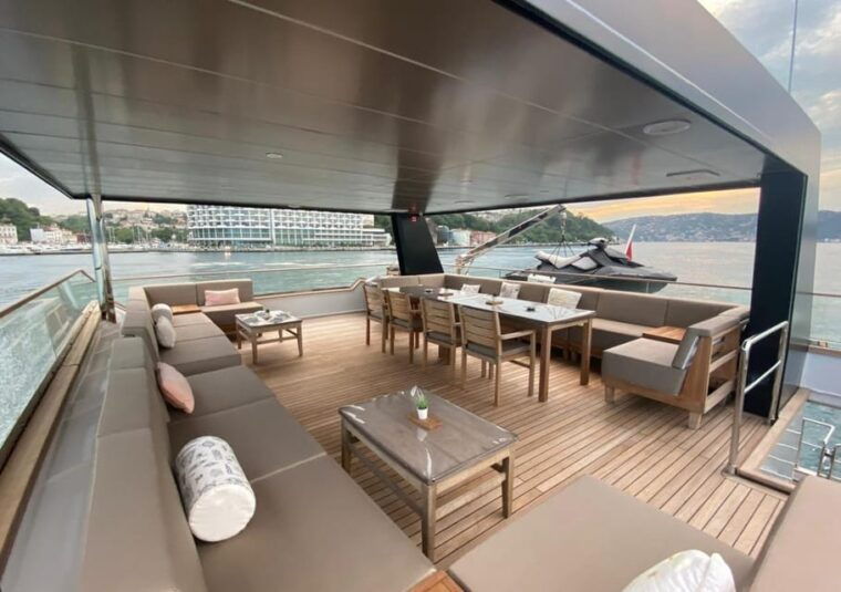 istanbul-private-bosphorus-tour-on-catamaran