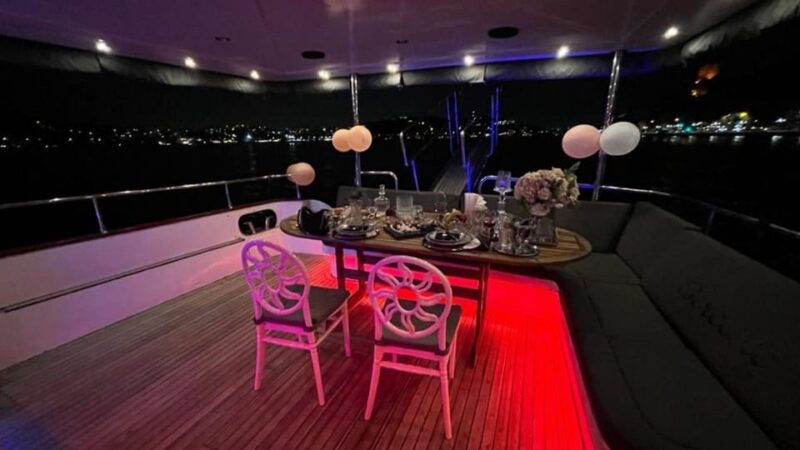 istanbul-private-bosphorus-tour-on-luxury-yacht-eco2