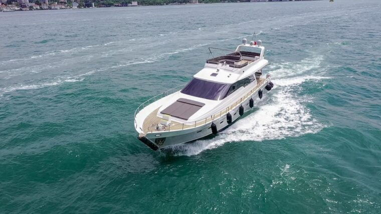 istanbul-private-bosphorus-tour-on-luxury-yacht-pre-7