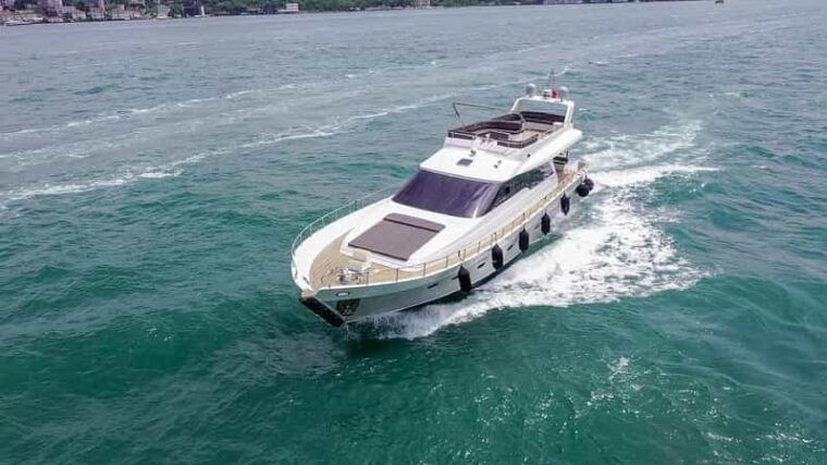 istanbul-private-bosphorus-tour-on-luxury-yacht-pre-7
