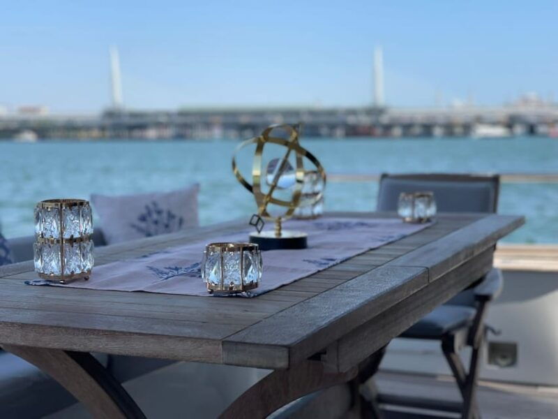 istanbul-private-bosphorus-tour-on-luxury-yacht-pre2