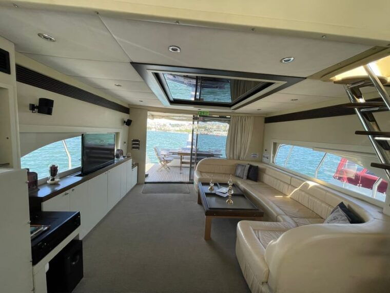 istanbul-private-bosphorus-tour-on-luxury-yacht-pre2