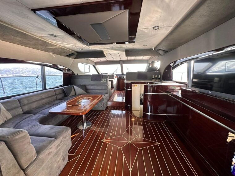istanbul-private-bosphorus-tour-on-luxury-yacht-pre6-2