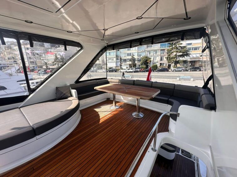 istanbul-private-bosphorus-tour-on-luxury-yacht-pre6-2