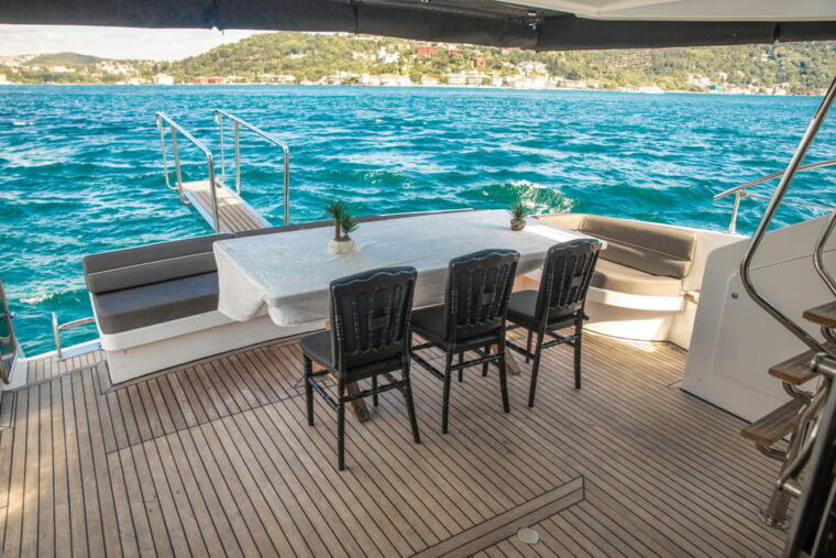 istanbul-private-bosphorus-tour-on-luxury-yacht-pre6
