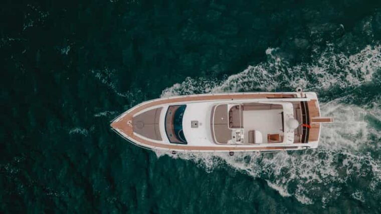 istanbul-private-bosphorus-tour-on-luxury-yacht-pre6