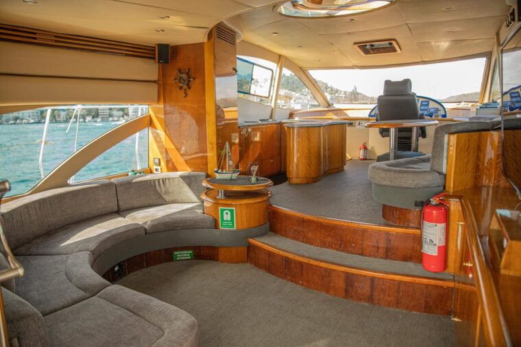 istanbul-private-bosphorus-tour-on-luxury-yacht-pre6