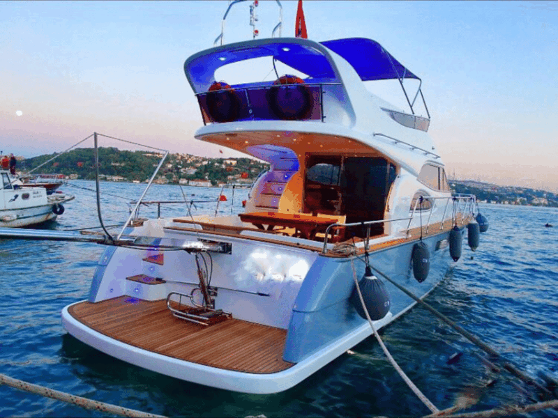 istanbul-private-bosphorus-tour-on-luxury-yacht