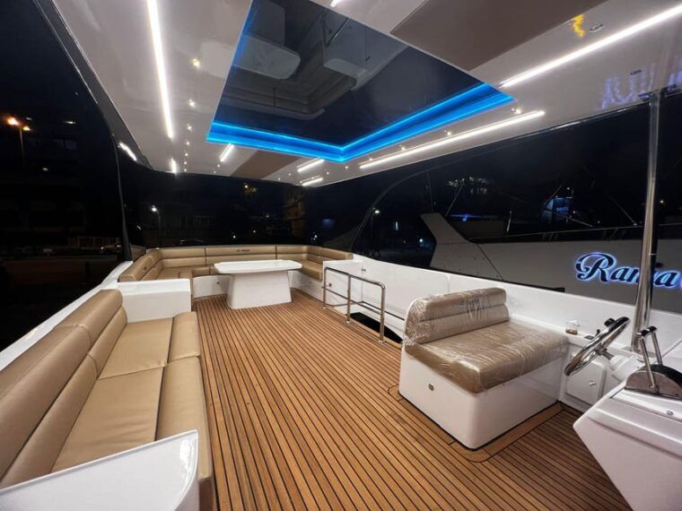 istanbul-private-bosphorus-yacht-with-tour-guide-and-snacks