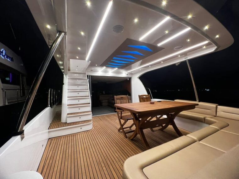 istanbul-private-bosphorus-yacht-with-tour-guide-and-snacks