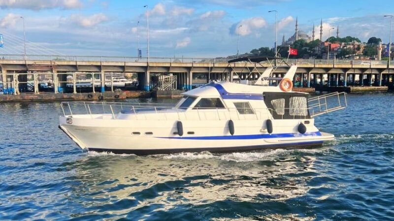 istanbul-private-luxury-yacht-on-bosphorus-14-meter-46-feet