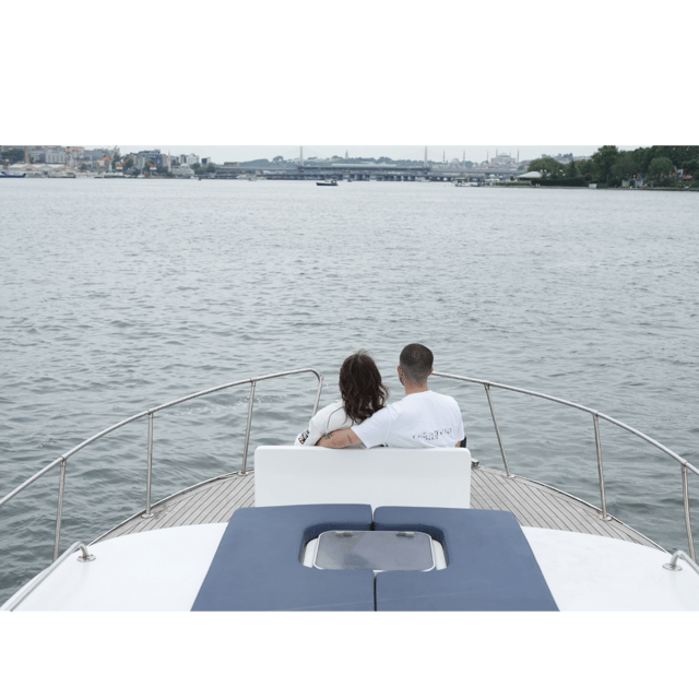 istanbul-private-luxury-yacht-on-bosphorus-14-meter-46-feet