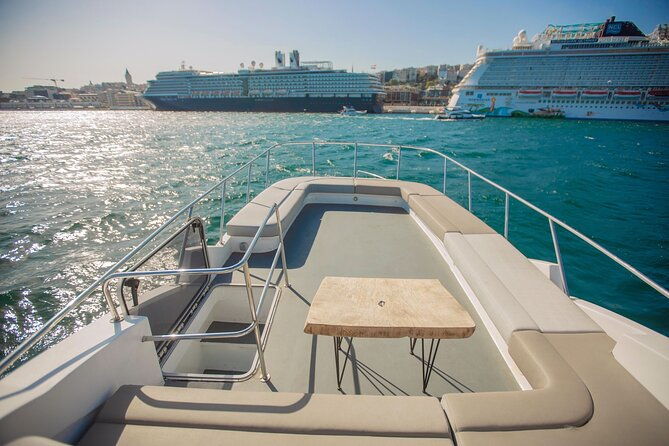 istanbul-private-luxury-yacht-on-bosphorus-14-mt-46feet-2
