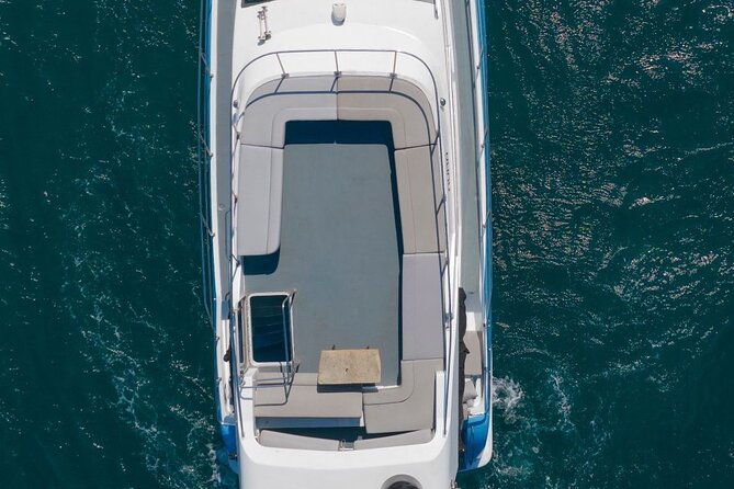 istanbul-private-luxury-yacht-on-bosphorus-14-mt-46feet-2