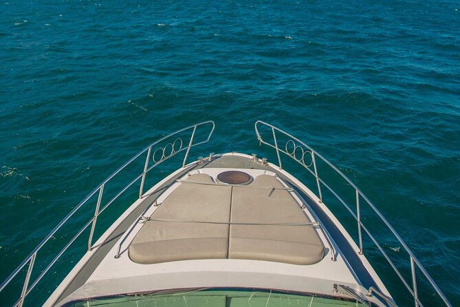 istanbul-private-luxury-yacht-on-bosphorus-14-mt-46feet-2