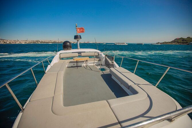 istanbul-private-luxury-yacht-on-bosphorus-14-mt-46feet