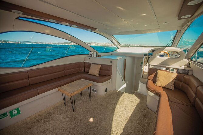 istanbul-private-luxury-yacht-on-bosphorus-14-mt-46feet
