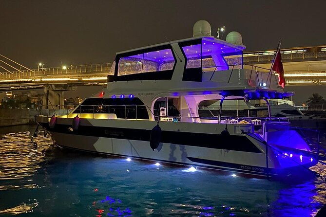 istanbul-private-luxury-yacht-on-bosphorus-20-mt-65feet