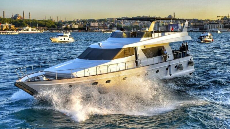 istanbul-private-luxury-yacht-on-bosphorus-24-mt-79-feet