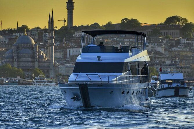 istanbul-private-luxury-yacht-on-bosphorus-25-meter-82-feet